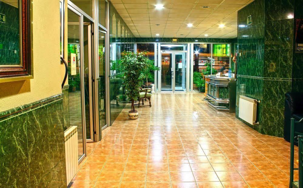 Hostal La Casa De Enfrente Malaga Exterior photo